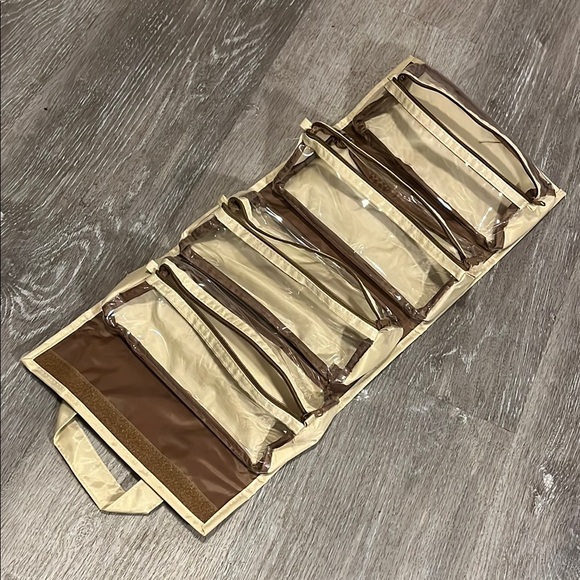 JM NEW YORK- Cream Roll Up Makeup/Mini Travel Bag - Picture 3 of 12